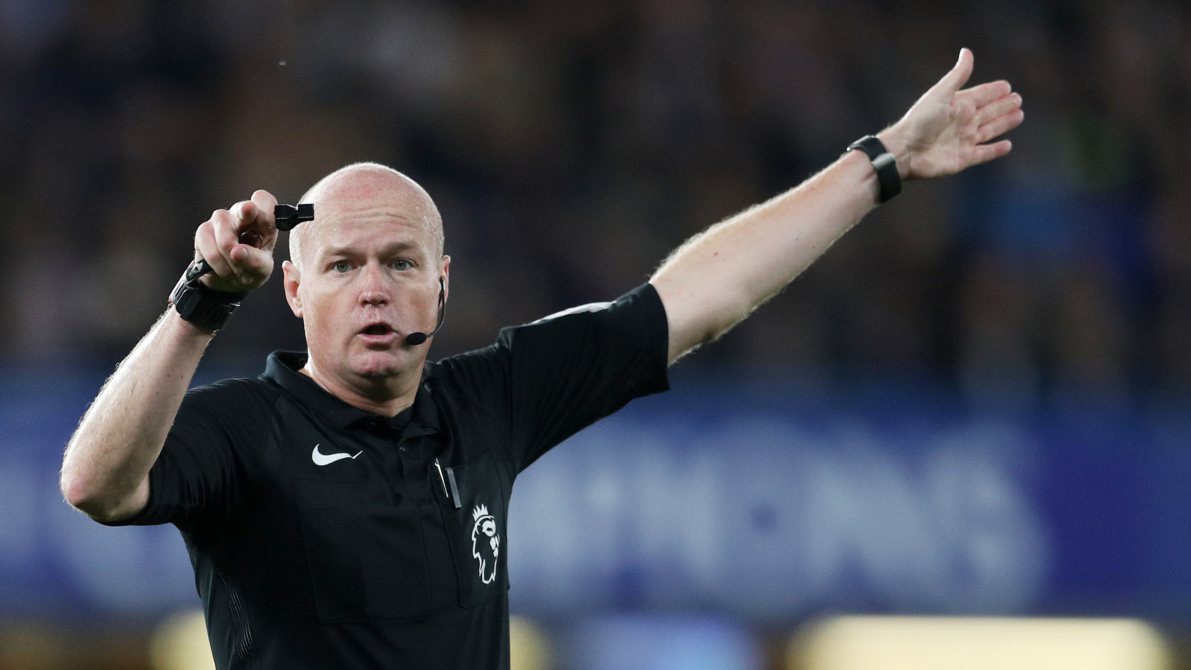 Man in the middle Lee Mason Swansea